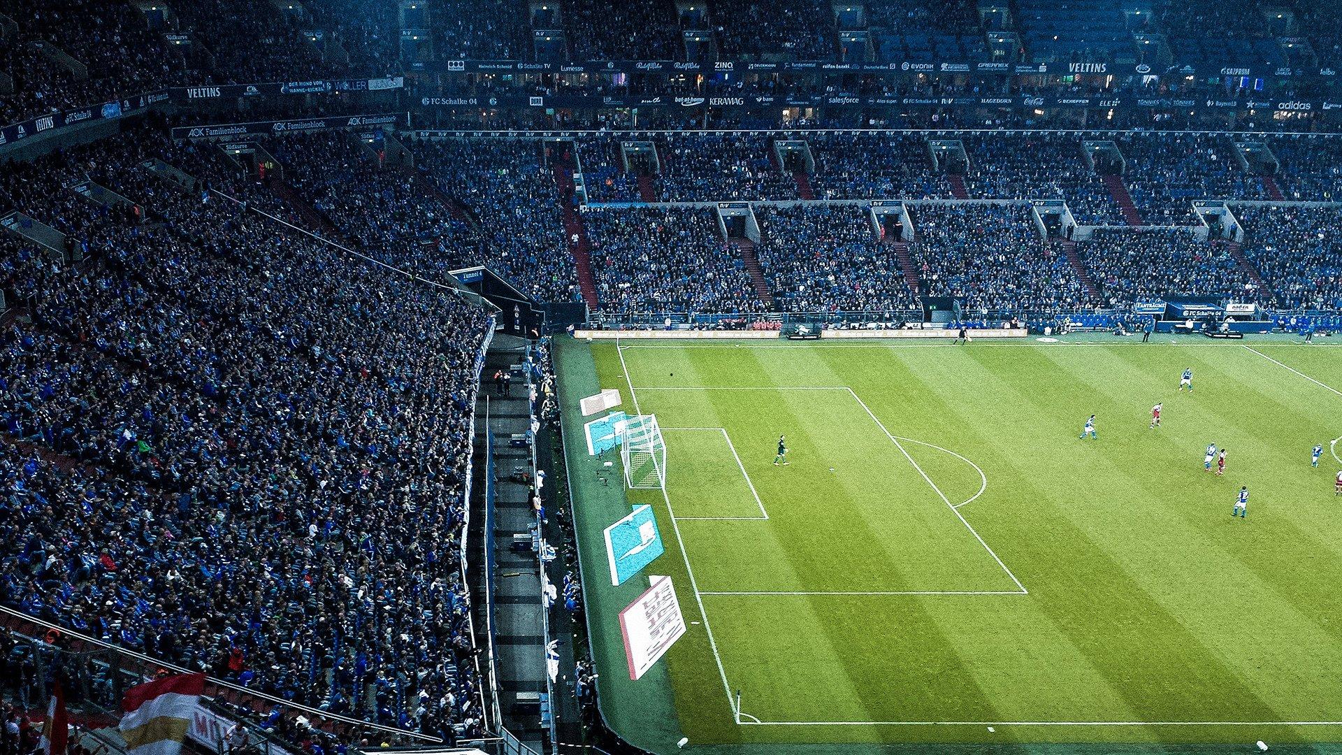 斯图加特集训提前启动,沃尔特马德回归引关注;拜仁谈判前景未明,夏窗转会再添悬念